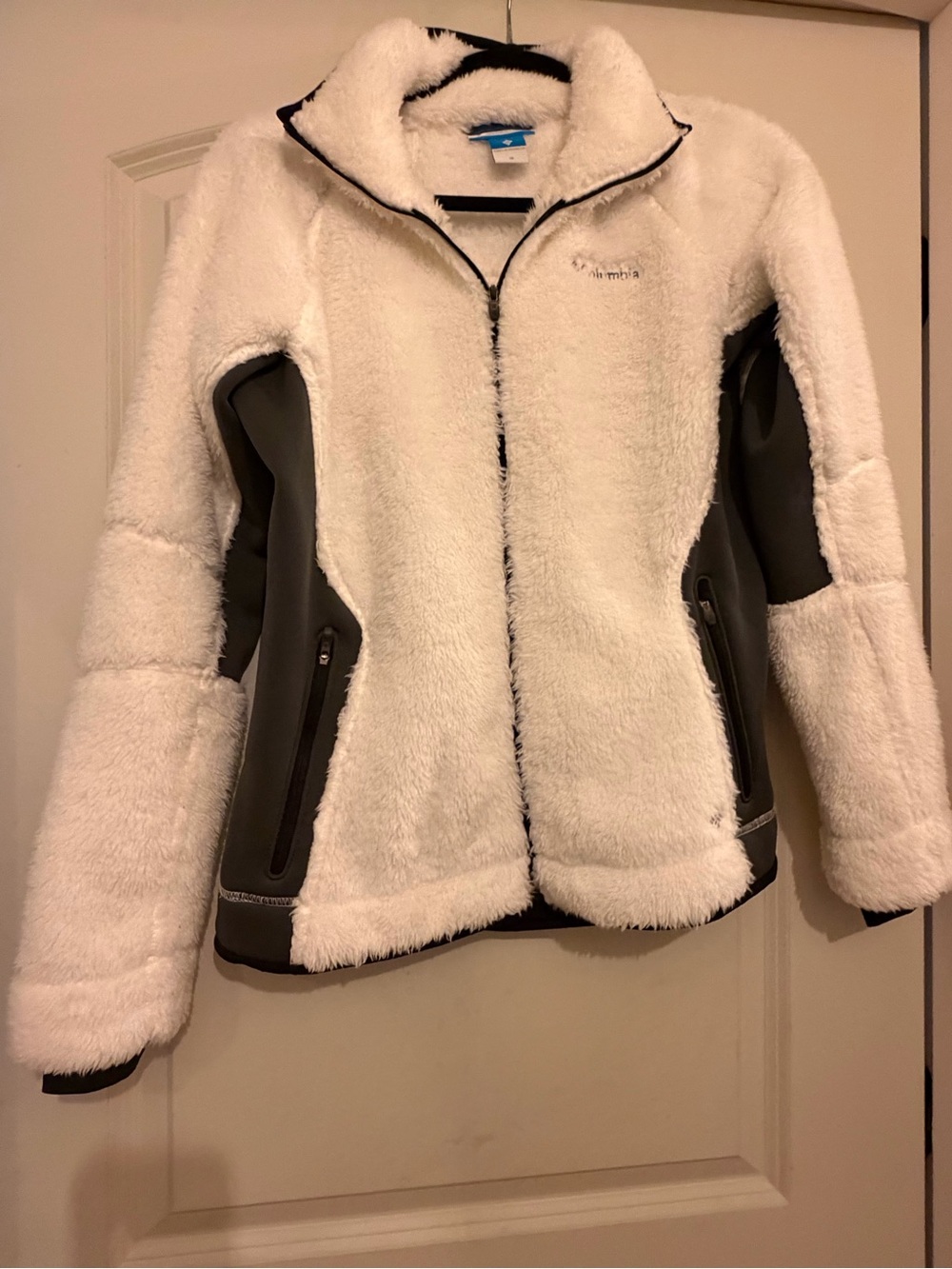Columbia Women's White Teddy Jacket with Dark Green panels